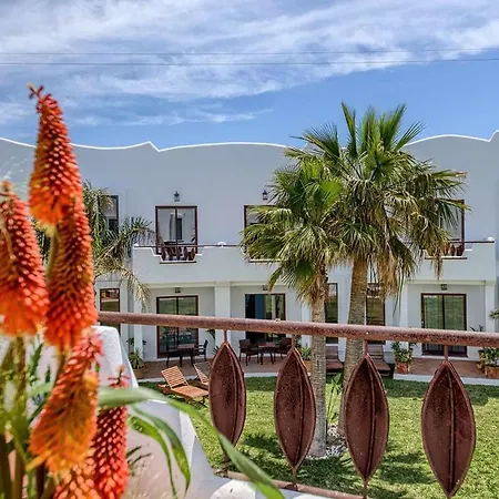 Apartamentos Turisticos Bahia De Trafalgar Zahora Exterior photo